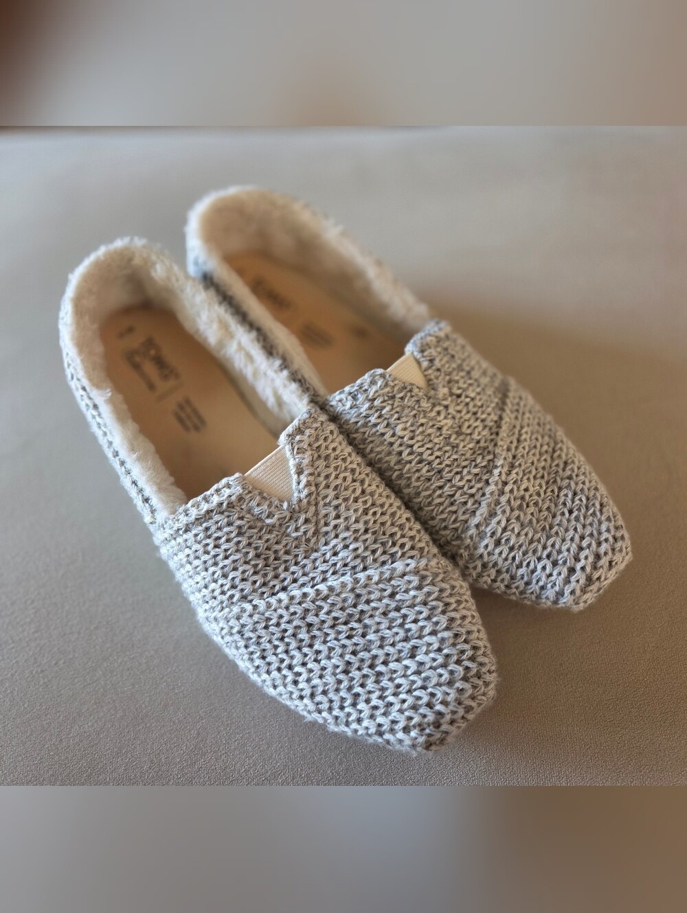TOMS Grey Sweater Knit Faux Fur Lined Alpargatas Women's Size 10